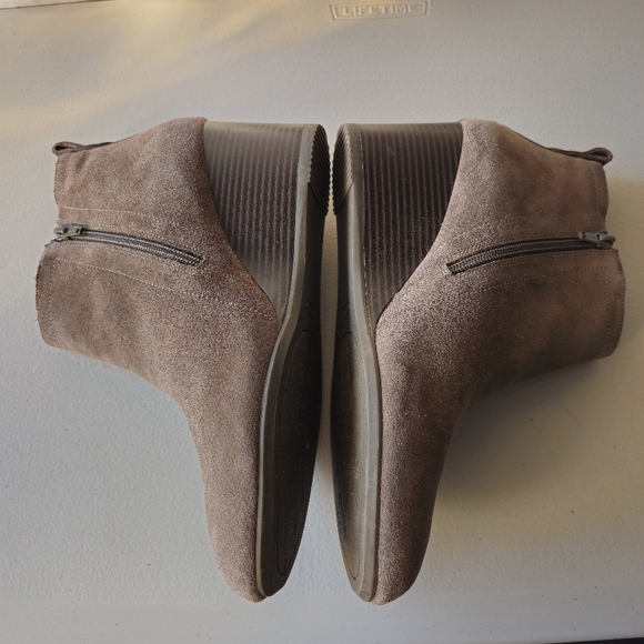 Vionic Paloma wedge ankle booties size 11M  grayish brown - Picture 2 of 9